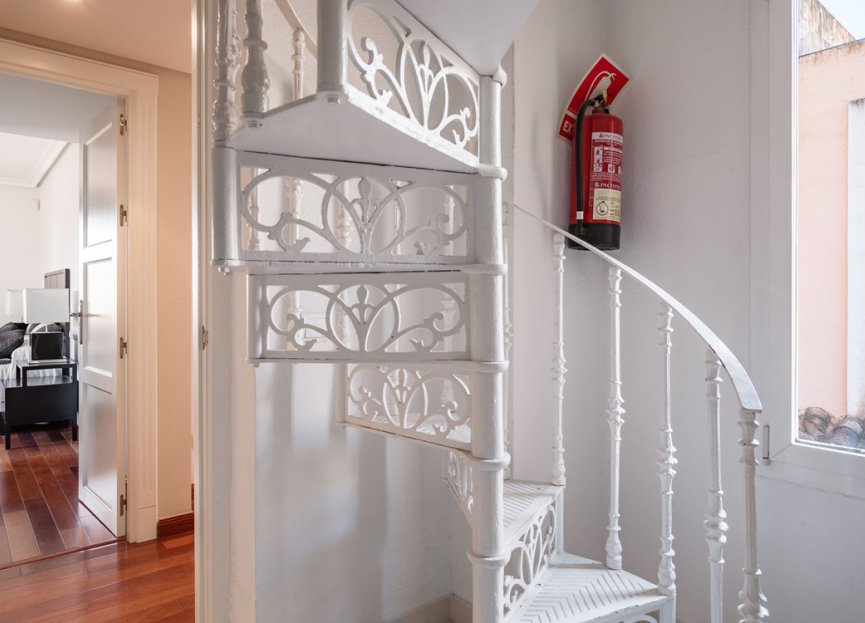 Resale - House - Detached Villa - Estepona - New Golden Mile