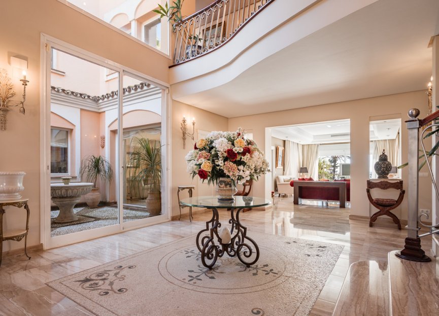 Resale - House - Detached Villa - Estepona - New Golden Mile