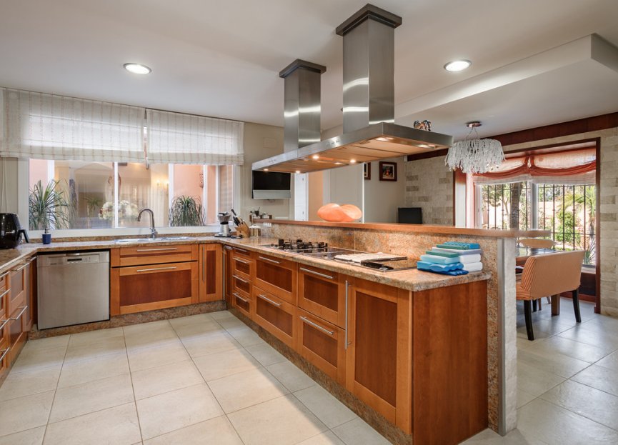 Resale - House - Detached Villa - Estepona - New Golden Mile