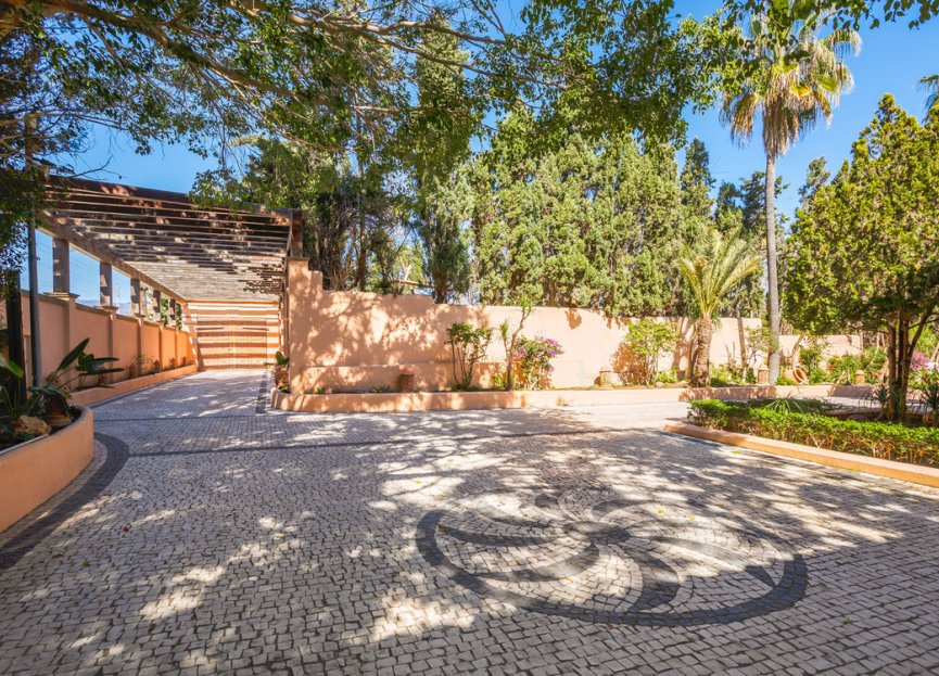 Resale - House - Detached Villa - Estepona - New Golden Mile