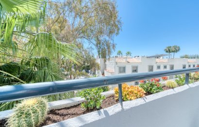 Resale - House - Townhouse - Marbella - Nueva Andalucia