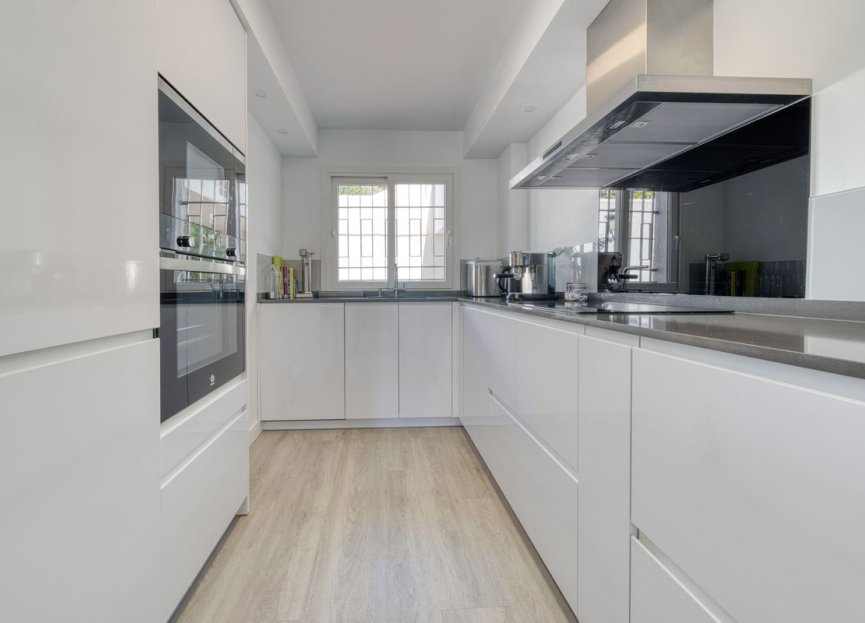 Resale - House - Townhouse - Marbella - Nueva Andalucia