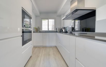 Resale - House - Townhouse - Marbella - Nueva Andalucia