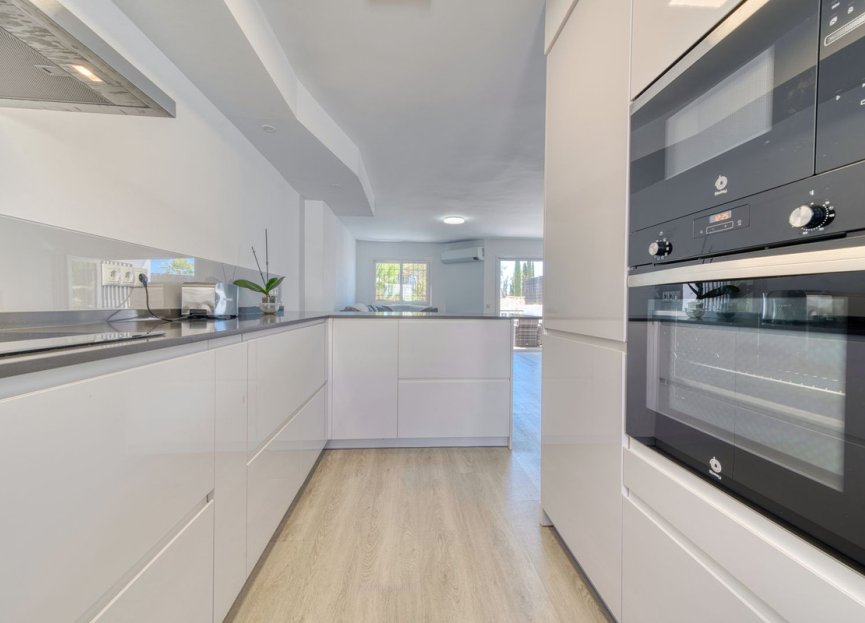 Resale - House - Townhouse - Marbella - Nueva Andalucia