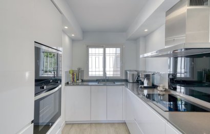 Resale - House - Townhouse - Marbella - Nueva Andalucia