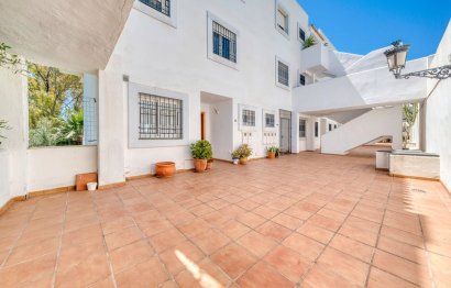 Resale - House - Townhouse - Marbella - Nueva Andalucia