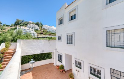 Resale - House - Townhouse - Marbella - Nueva Andalucia