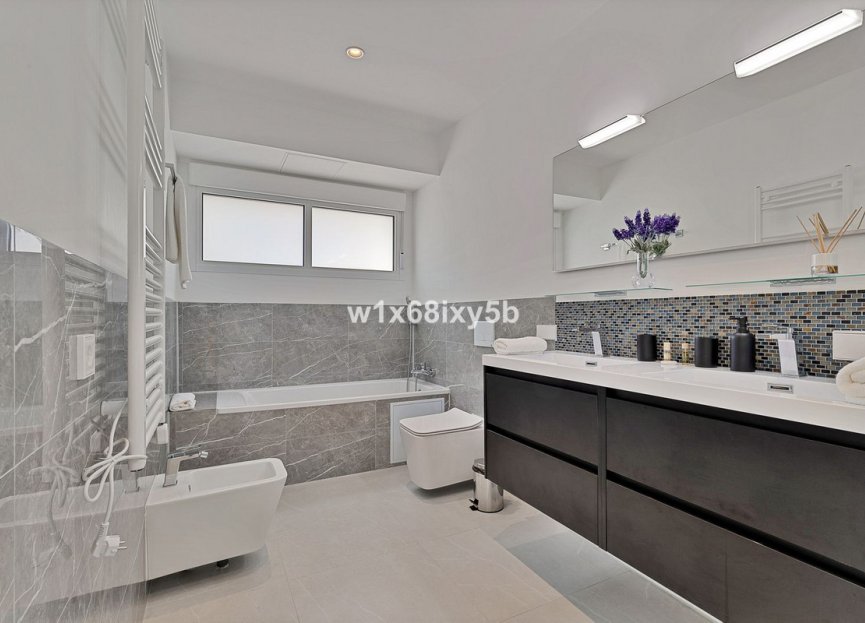 Resale - House - Detached Villa - Marbella - San Pedro De Alcantara