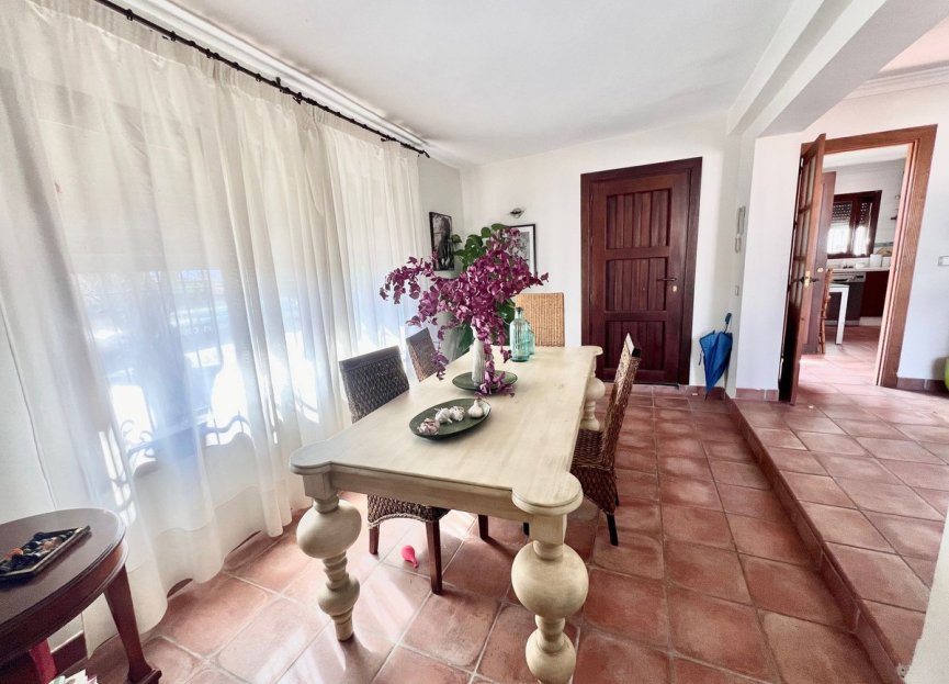 Resale - House - Detached Villa - Marbella - Nueva Andalucia