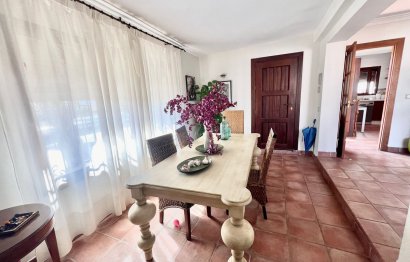 Resale - House - Detached Villa - Marbella - Nueva Andalucia