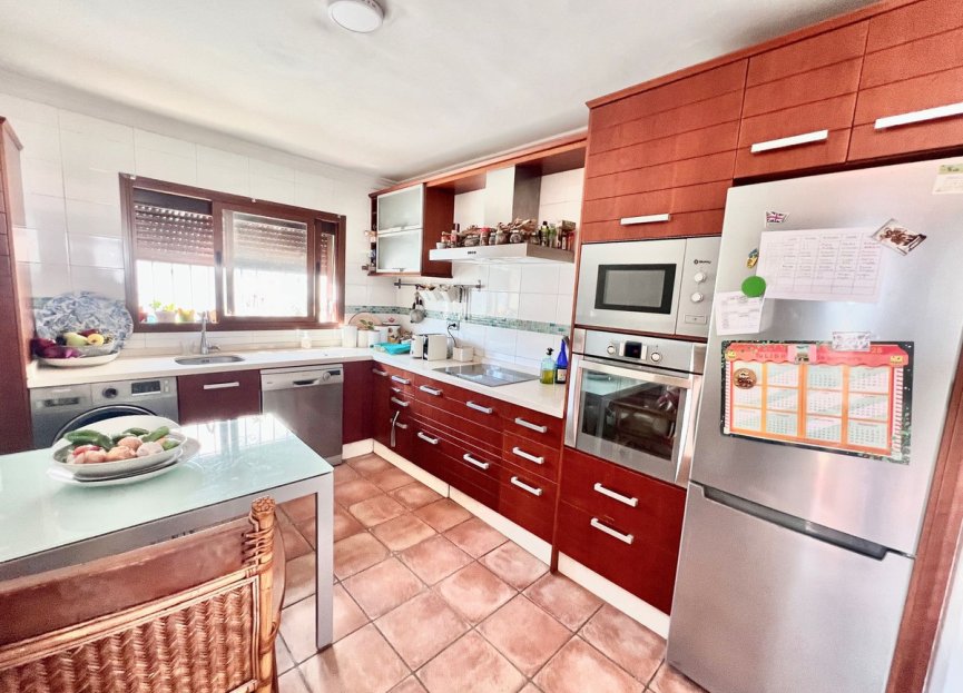 Resale - House - Detached Villa - Marbella - Nueva Andalucia