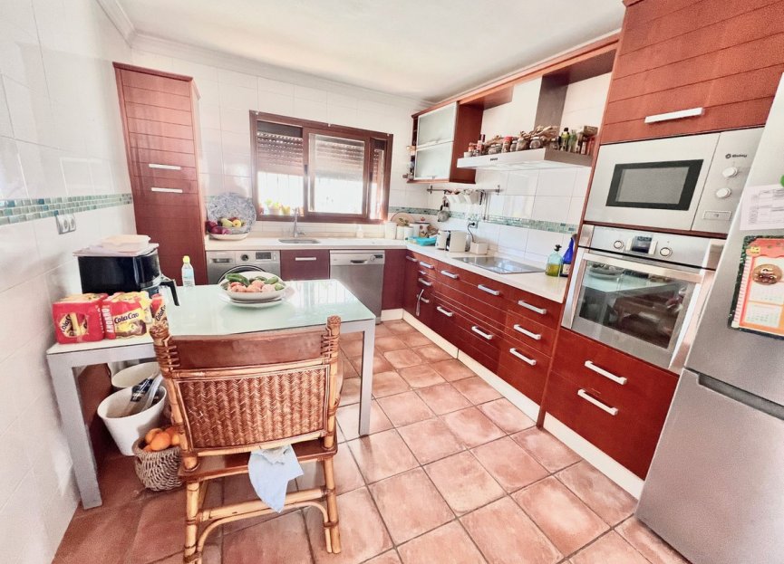 Resale - House - Detached Villa - Marbella - Nueva Andalucia