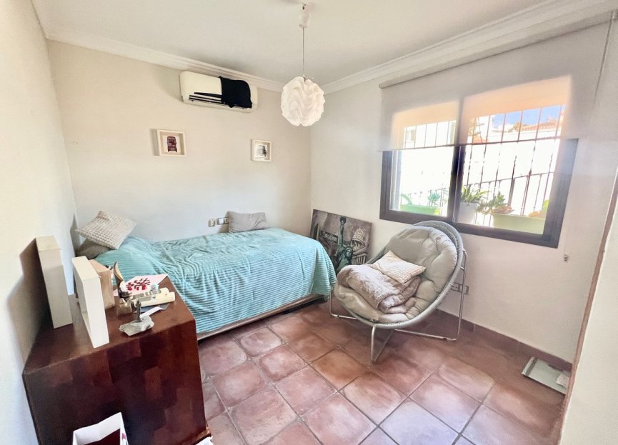 Resale - House - Detached Villa - Marbella - Nueva Andalucia