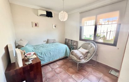 Resale - House - Detached Villa - Marbella - Nueva Andalucia