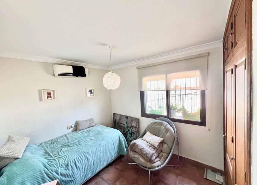 Resale - House - Detached Villa - Marbella - Nueva Andalucia