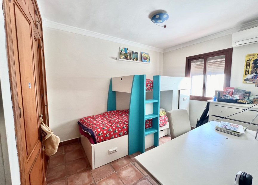 Resale - House - Detached Villa - Marbella - Nueva Andalucia