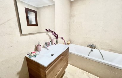 Resale - House - Detached Villa - Marbella - Nueva Andalucia