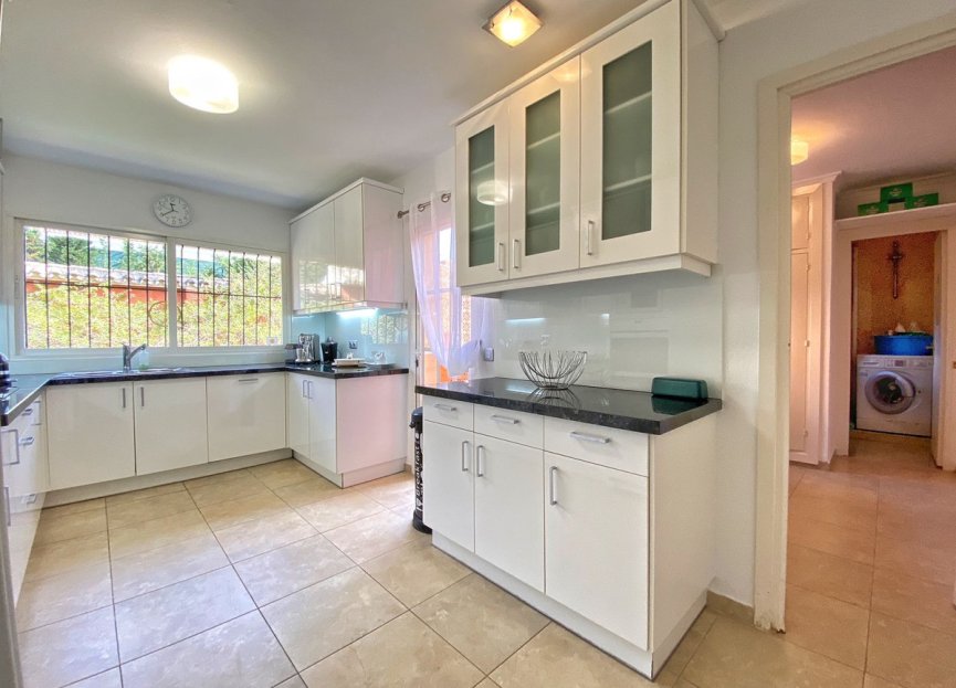 Resale - House - Detached Villa - Marbella - Nagüeles