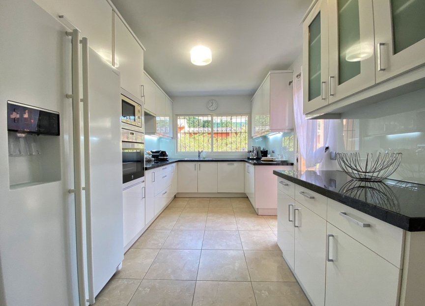 Resale - House - Detached Villa - Marbella - Nagüeles