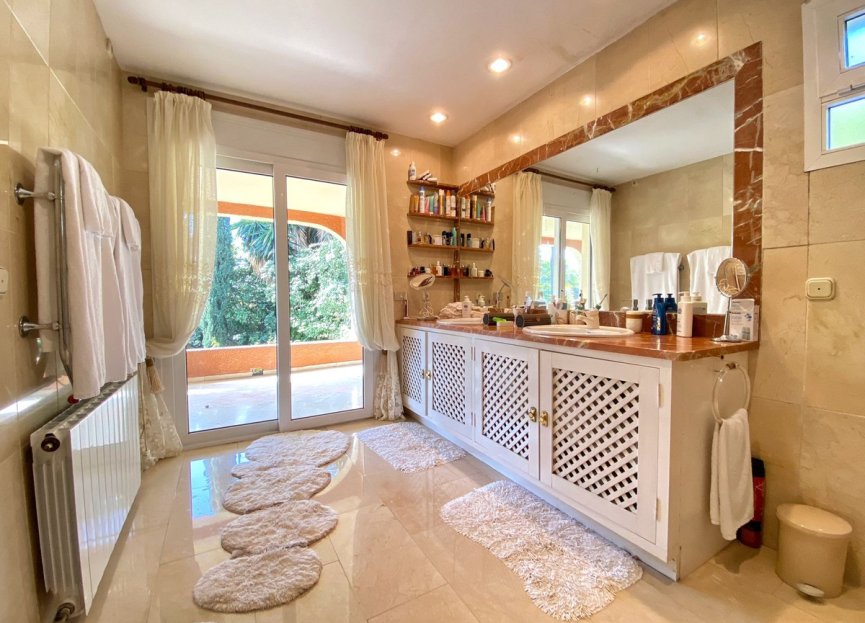 Resale - House - Detached Villa - Marbella - Nagüeles