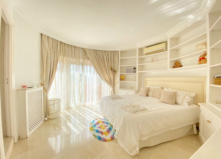 Resale - House - Detached Villa - Marbella - Nagüeles