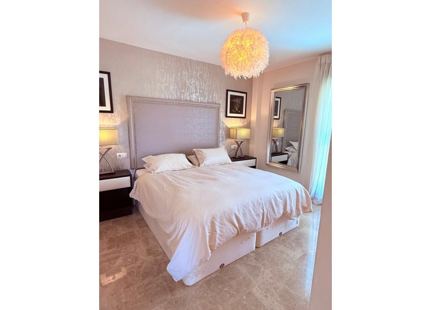 Resale - Apartment - Penthouse - Estepona - Estepona Centro