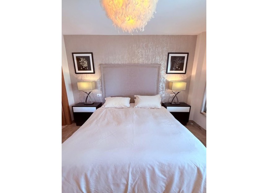 Resale - Apartment - Penthouse - Estepona - Estepona Centro