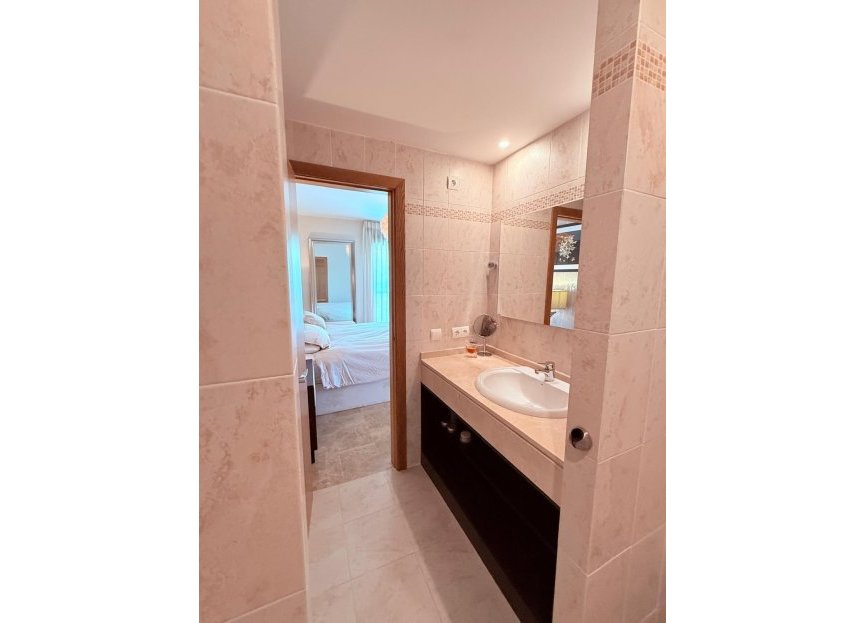 Resale - Apartment - Penthouse - Estepona - Estepona Centro