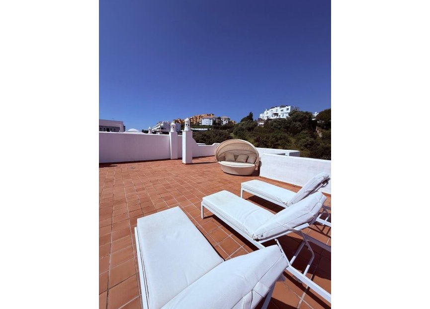 Resale - Apartment - Penthouse - Estepona - Estepona Centro
