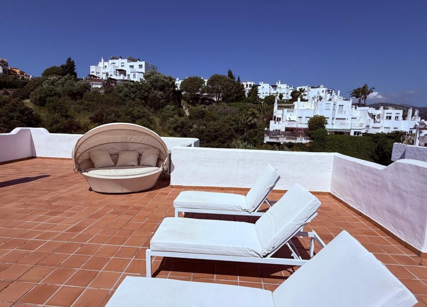 Resale - Apartment - Penthouse - Estepona - Estepona Centro