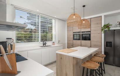 Resale - House - Detached Villa - Marbella - Guadalmina Baja