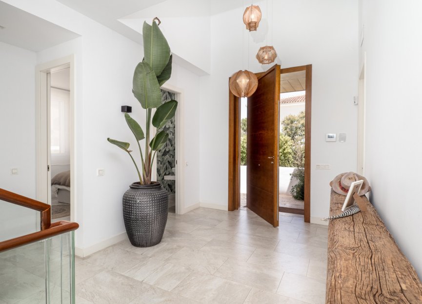 Resale - House - Detached Villa - Marbella - Guadalmina Baja