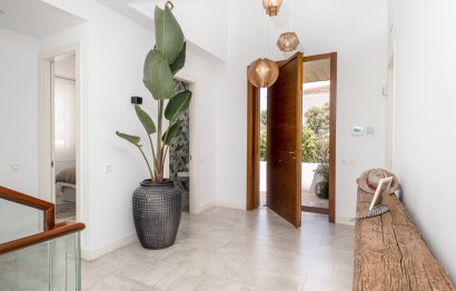 Resale - House - Detached Villa - Marbella - Guadalmina Baja