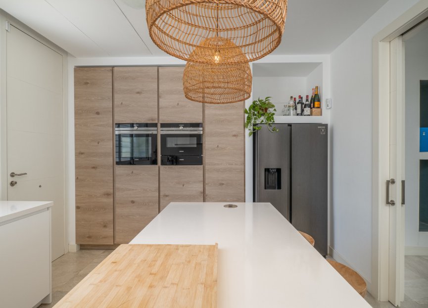 Resale - House - Detached Villa - Marbella - Guadalmina Baja