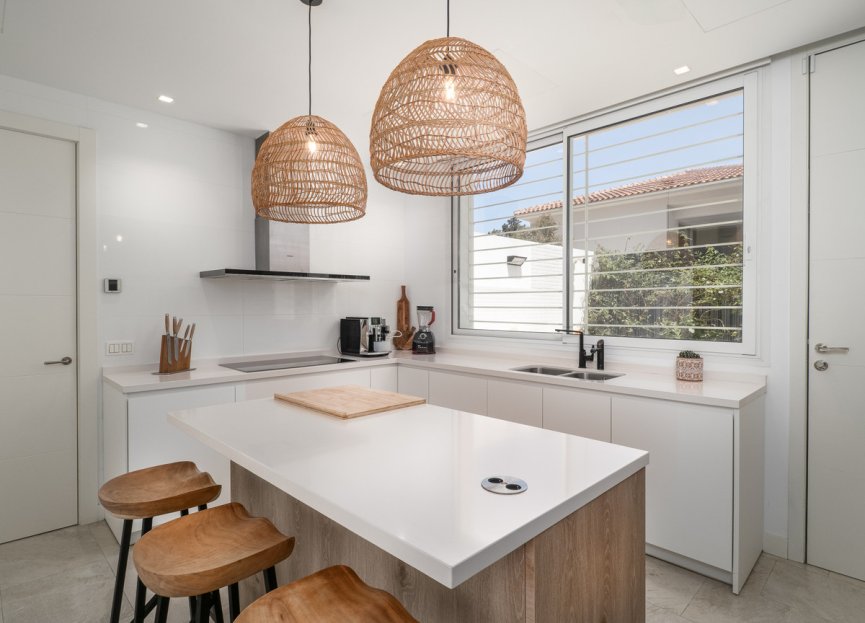 Resale - House - Detached Villa - Marbella - Guadalmina Baja