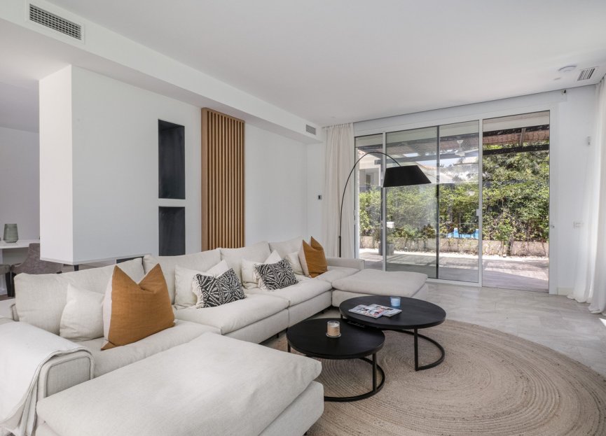 Resale - House - Detached Villa - Marbella - Guadalmina Baja