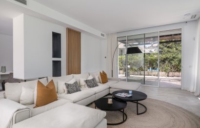 Resale - House - Detached Villa - Marbella - Guadalmina Baja