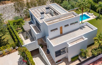 Resale - House - Detached Villa - Marbella - Guadalmina Baja