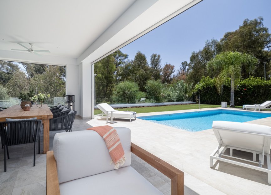 Resale - House - Detached Villa - Marbella - Guadalmina Baja