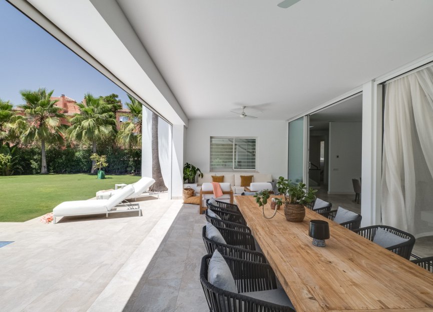 Resale - House - Detached Villa - Marbella - Guadalmina Baja