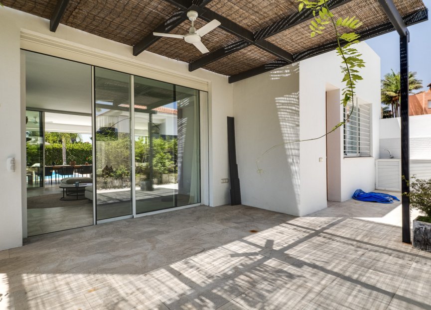 Resale - House - Detached Villa - Marbella - Guadalmina Baja