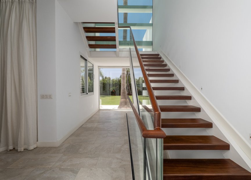 Resale - House - Detached Villa - Marbella - Guadalmina Baja