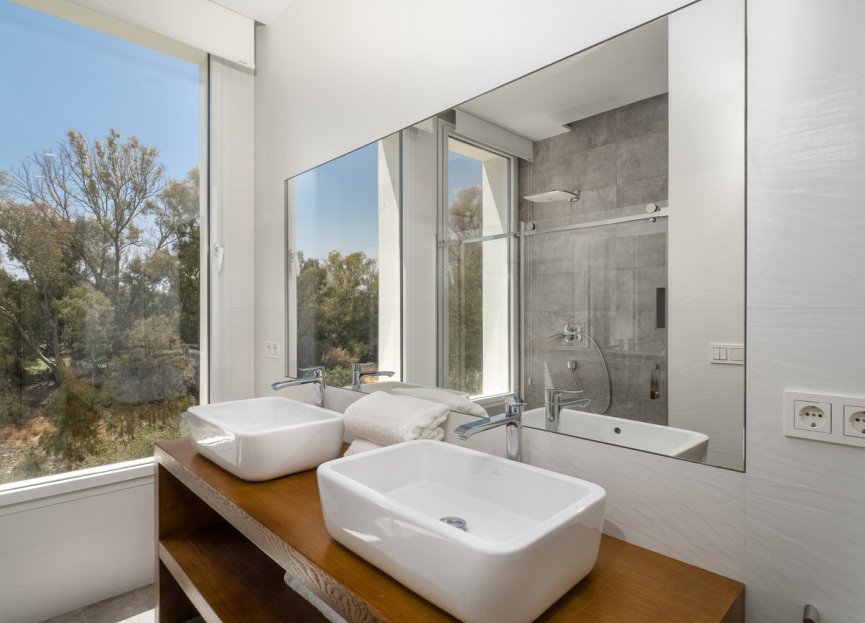 Resale - House - Detached Villa - Marbella - Guadalmina Baja