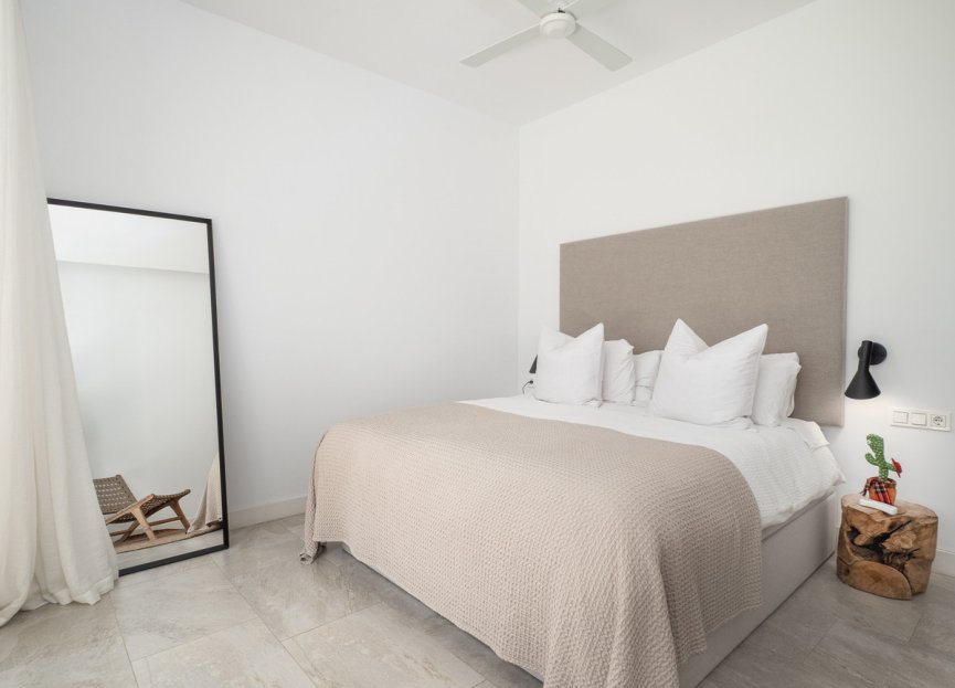 Resale - House - Detached Villa - Marbella - Guadalmina Baja