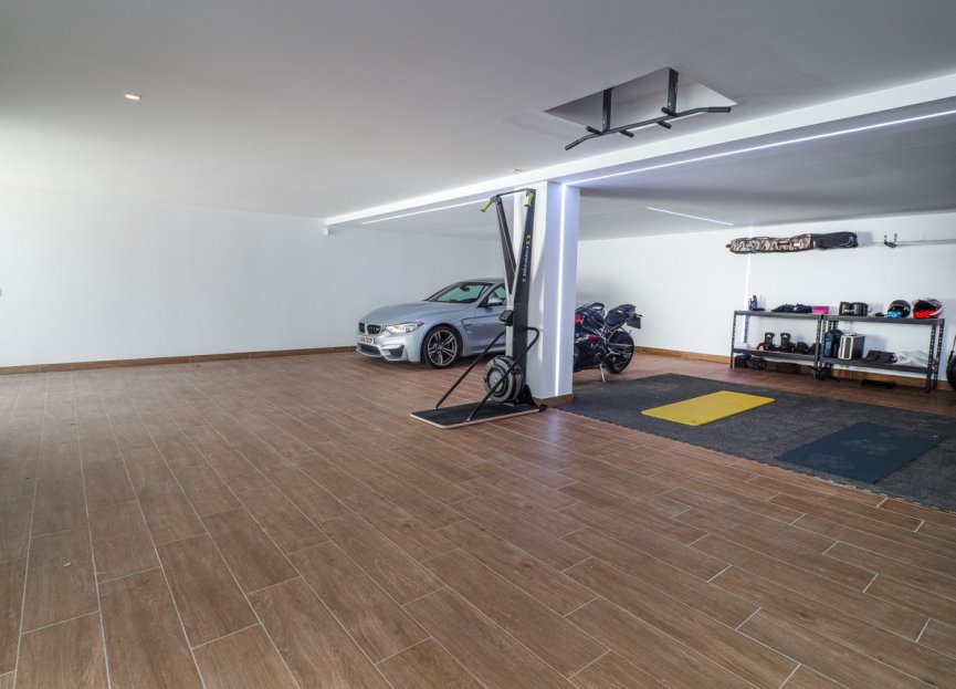 Resale - House - Detached Villa - Marbella - Guadalmina Baja