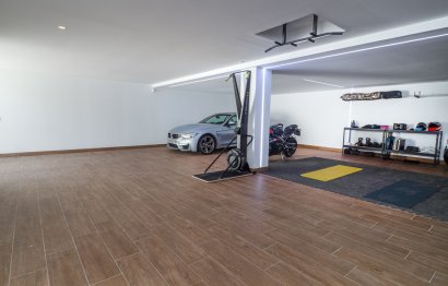 Resale - House - Detached Villa - Marbella - Guadalmina Baja