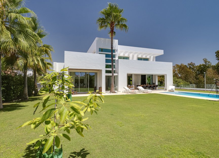 Resale - House - Detached Villa - Marbella - Guadalmina Baja