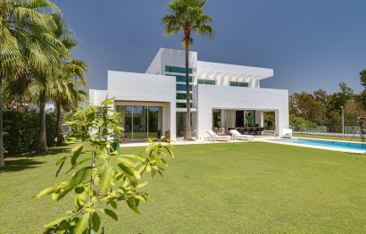 Resale - House - Detached Villa - Marbella - Guadalmina Baja