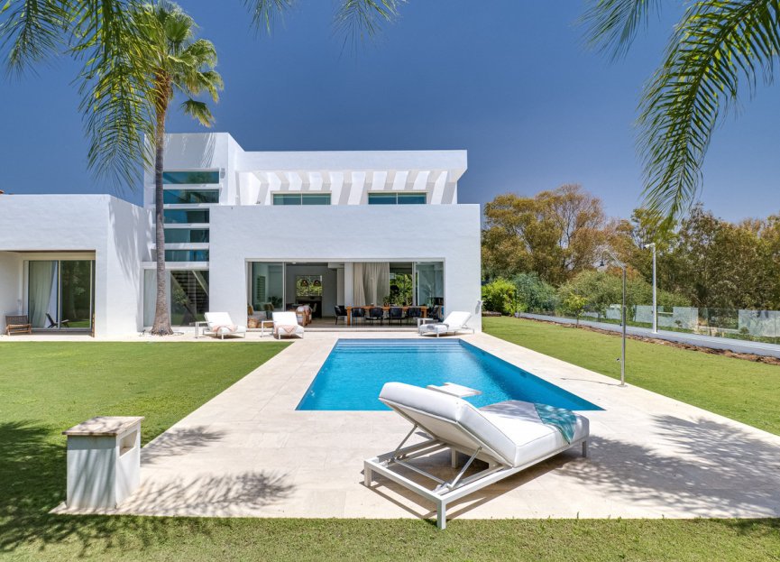 Resale - House - Detached Villa - Marbella - Guadalmina Baja