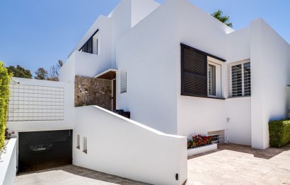 Resale - House - Detached Villa - Marbella - Guadalmina Baja